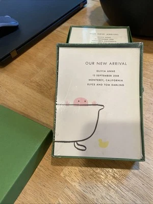 Anuncios de nacimiento de papel Kate Spade - Yellow Duckie Boy Foto 1 de 2