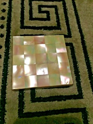 poudrier ancien en nacre et laiton - Photo 1/4