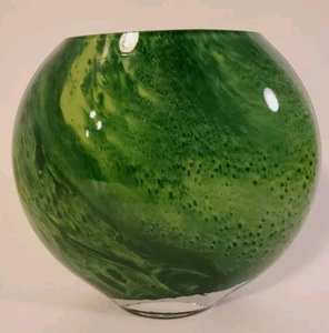 Vaso in vetro artistico design astratto piatto rotondo verde smeraldo decorazione 7,25 H 8 L 4 W - Foto 1 di 14