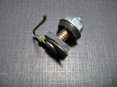 1 pieza Cuarto Capucha Guardabarros Cuerpo Moldura Lateral Clip Sellador Tuerca 1/2" - 5/8" NOS M Foto 1 de 4