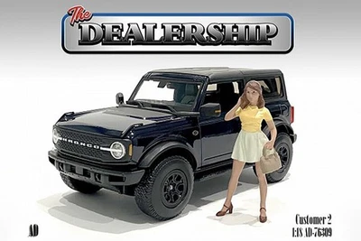 Concesionario Cliente II Mujer Dama Figura American Diorama 76309 1:18 3.75" Foto 1 de 2