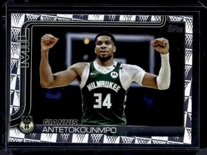 2025-26 Topps #54 Giannis Antetokounmpo Season Tip Off - Bild 1 von 2
