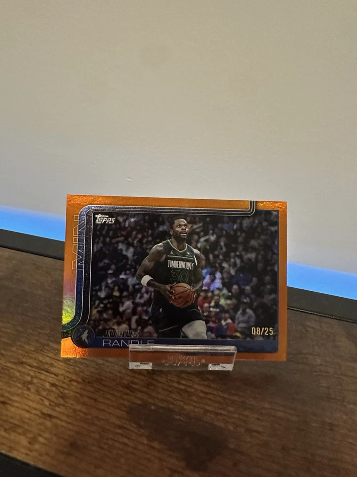 Julius Randle 2025-26 Topps #110 ORANGE HOLO FOIL/25 Minnesota Timberwolves Foto 1 de 2