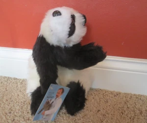 Vintage Country Critters Inc Panda Bear Plush Hand Puppet, Squeaks, New w/ tags! - Foto 1 di 6