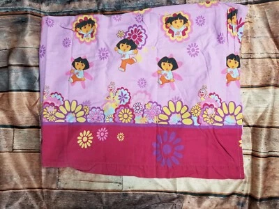 Panel de tela artesanal de hoja completa plana floral Dora la Exploradora 2005  Foto 1 de 4