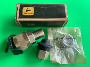 OEM JOHN DEERE AR47331 Hydraulic Coupler RECEPTACLE NOS - Picture 1 of 2
