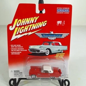 Johnny Lightning 1956 Thunderbird Red & White Top with White Interior New - Imagen 1 de 5