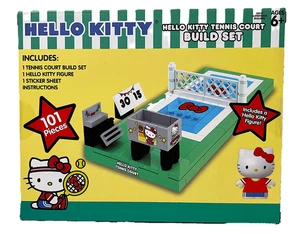 Sanrio Hello Kitty Set Costruzioni Campo da Tennis 101 Pezzi Blocchi Costruzioni 2025 NUOVO - Foto 1 di 3