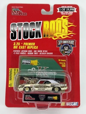 Camaro #33 Ken Schrader Gold 1:64 NASCAR 1998 Racing Champions Stock Rods '69 Foto 1 de 4