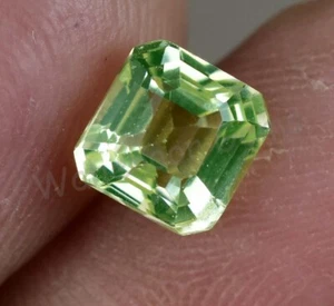 2.00 Ct Natural Green Peridot Emerald Shape VVS Pak Gemstone AGL Certified - Picture 1 of 6
