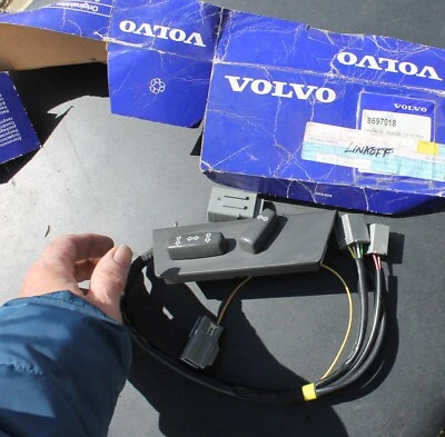 Volvo S60 V70 S80 DRIVERS SIDE Power Seat Switch GRAY 2001 2002 2003  8697018 - Image 1 of 4
