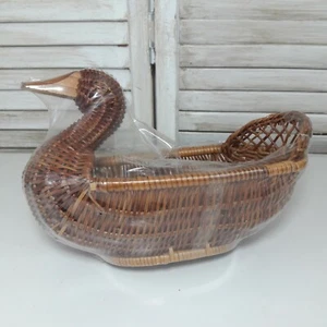 VTG  Bread Basket Bird Swan Duck Goose Wicker Bamboo Ratan Brown Wood Beak NOS - Picture 1 of 9