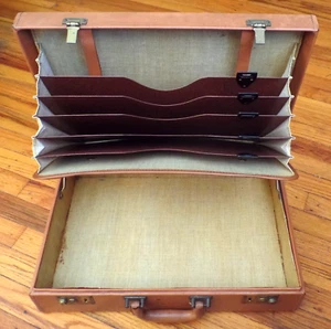 Vintage Empty ATTACHE CASE by RIALTO WITH FRICTION HOLD / U. S. PATENT PENDING - Picture 1 of 14