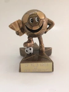 *LITTLE BUDDY" SOCCER TROPHY!  KOSTENLOSE GRAVUR!  VERSAND IN 1 WERKTAG!! - Bild 1 von 4