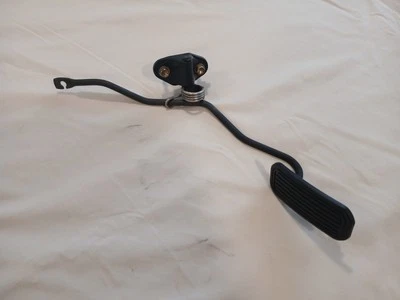 2001-2004 Toyota Sequoia Fuel Gas Throttle Pedal Cable Accelerator - Image 1 of 4