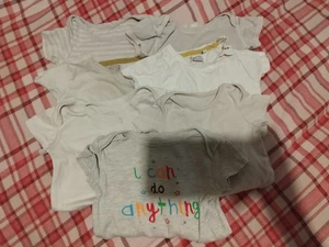 Bundle Of 7 Neutral Baby Vests 6-9 Months - Picture 1 of 8