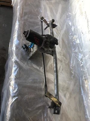1995 -2003 FORD WINDSTAR Windshield Wiper Transmission Linkage w/ Motor Assembly - Image 1 of 4