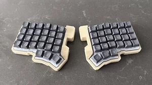 Silakka54 Split Ergonomic Mechanical Keyboard with Case - Sofle, Corne, Ferris - Picture 1 of 8