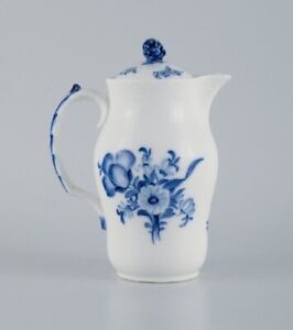 Small Royal Copenhagen Blue Flower braided jug in porcelain. Rare model.