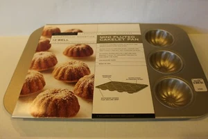 Williams-Sonoma Goldtouch Antiadherente Mini Acanalado 12 Pocillos Cateleta Sartén TOTALMENTE NUEVO - Imagen 1 de 3