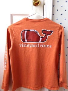 $45 Boys VINEYARD VINES FOOTBALL Logo Front Pocket 2Sided T-Shirt Size 12-14 M - Picture 1 of 15