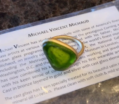 ANILLO TRIÁNGULO BURBUJA MICHAEL VINCENT MICHAUD VERDE GRANDE Foto 1 de 3