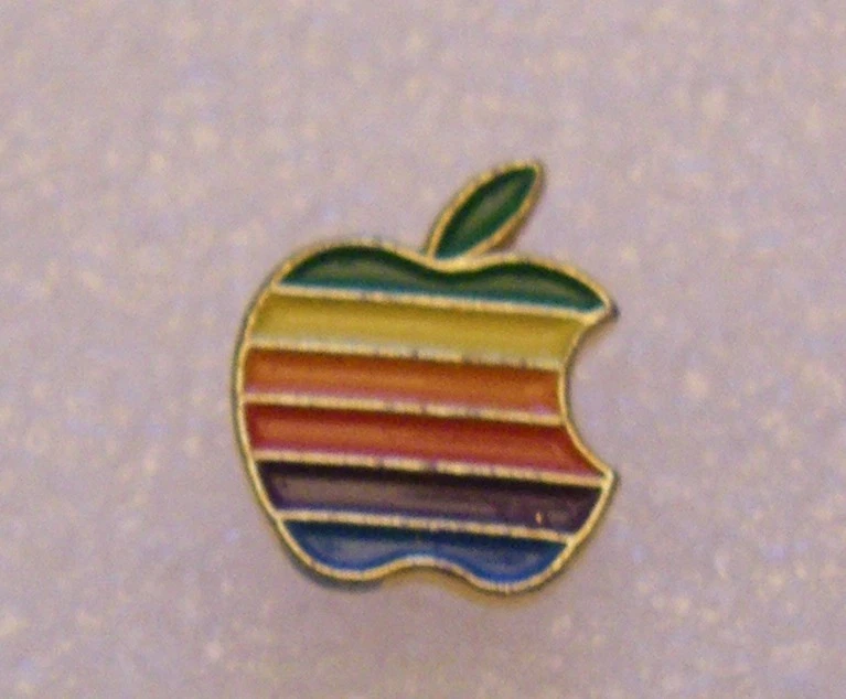 その他 Vintage Apple Logo Pin Vintage Retro Apple Rainbow Logo