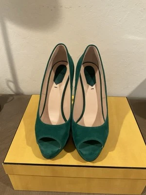 Zapatos de salón para mujer FENDI, verde esmeralda, talla 8 EE. UU. Foto 1 de 4