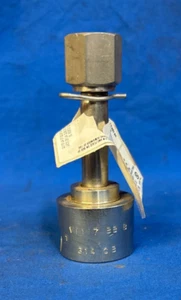 GRAINGER DAYTON SOLENOID VALVE 3A426, 1/4" PIPE SS - Picture 1 of 7