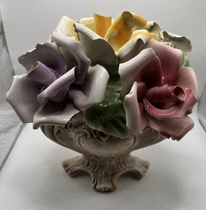Centro de mesa de porcelana vintage Capodimonte hecho en Italia - Imagen 1 de 9
