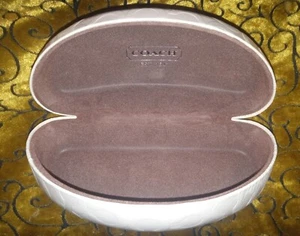 Coach Clamshell Sonnenbrillenetui weiß - Bild 1 von 3