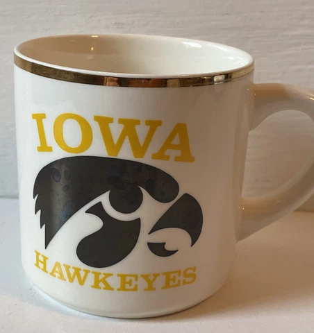 Vintage Iowa Hawkeyes NCAA 11oz Ceramic Mug Coffee Tea University Cover