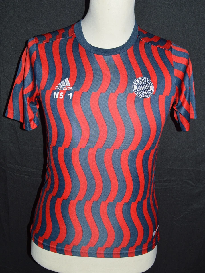 T-Shirt / Trikot  vom FC Bayern München, Größe 152, adidas Trainings -Collection - Bild 1 von 1