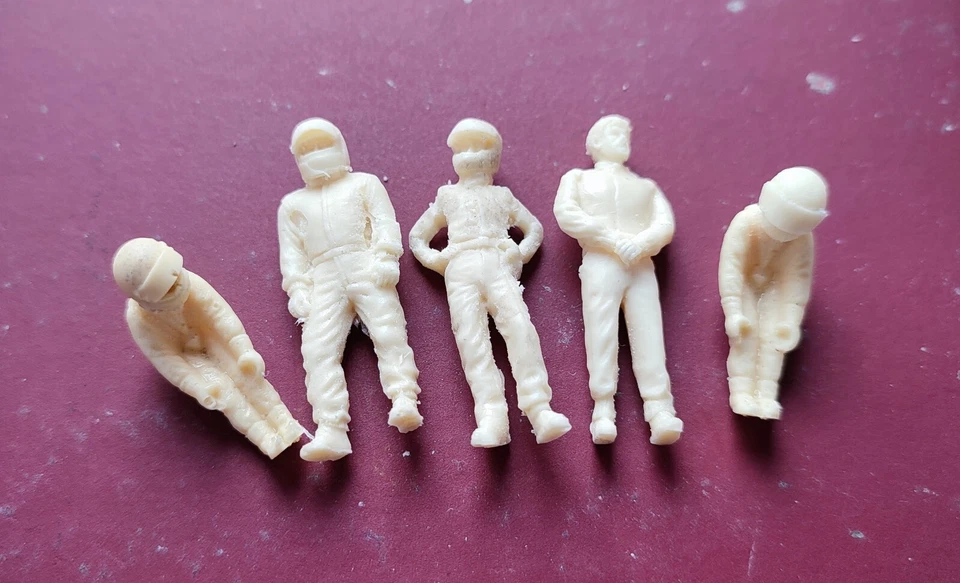 1/43 SET 5 PILOTI F1 DIORAMA RESINA  - Immagine 1 di 1