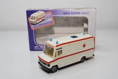 Ambulancia de recuperación B67 1:55 SIKU 2015 MERCEDES-BENZ 809D DRK servicio de rescate nueva en caja Foto 1 de 4