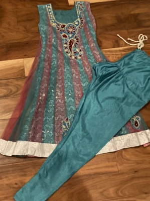 Sari étnico indio hecho a mano festivo colorido con busto de desgaste de salwar 16X 29 longitud Foto 1 de 4