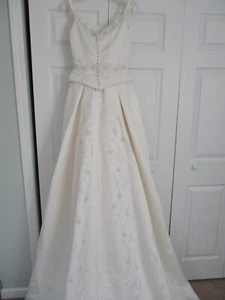 Zurc for Impression ~ Wedding Gown Size 12 ~ Original Cost $600 ~ EUC Beautiful - Picture 1 of 15