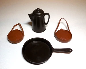 Vintage Marx Johnny West Coffee Pot / Frying Pan / 2 Canteens - Picture 1 of 4