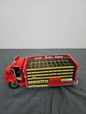 Vintage DANBURY MINT DIE CAST REPLICA 1:24 COCA-COLA DELIVERY TRUCK GMC 1938  - Image 1 of 4