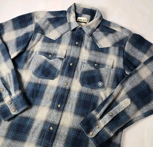 Ariat Camicia Uomo Blu Medio Plaid Retro Fit Flanella Perla Snap Western Cowboy - Foto 1 di 12