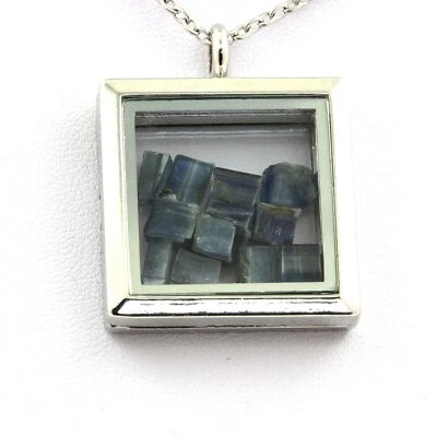 Pietre E Minerali. Collana Kyanite Grezzo. Modello Quadrato. Colore Argento. - Immagine 1 di 3