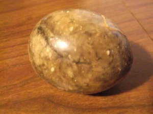 Echtes Alabaster Ei handgefertigt in Italien, dunkelgrün makellos. KOSTENLOSER Versand - Bild 1 von 4