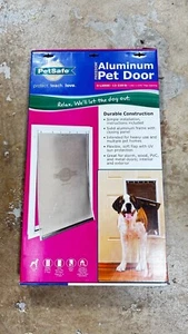 Puertas para mascotas de aluminio PetSafe Freedom blancas, pequeñas, medianas, grandes y X-grandes - Imagen 1 de 3