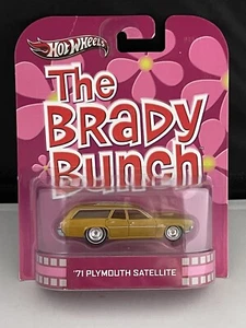 Mattel Hot Wheels 2013 RETRO The Brady Bunch 71’ Plymouth Satellite Diecast Car - Picture 1 of 7