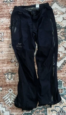 Pantalones negros Arc'teryx Gore-tex Pro Beta AR nieve esquí concha para hombre medianos Foto 1 de 4