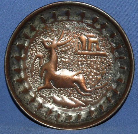 VINTAGE SMALL HAND MADE COPPER WALL DECOR PLATE DEER Cover