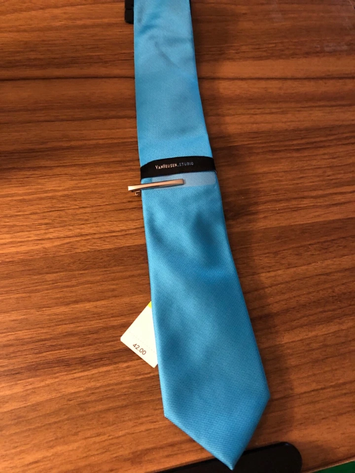 NEW BLUE VANHEUSEN SLIM TIE AND SILVER TIE CLIP - Image 1 of 1