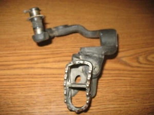 1983 TT600 RIGHT FOOT PEG AND BRACKET YAMAHA TT 600 1983-1989 34K-27422-00-R4 - Bild 1 von 7