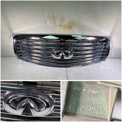 2011-2012 INFINITI QX56 передний бампер верхняя решетка с камерой OEM - Изображение 1 из 4
