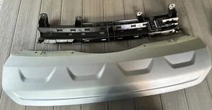 Revestimiento de cubierta inferior para parachoques trasero Honda Pilot 23-24 con pieza de sensor # 71509-T90-A10 - Imagen 1 de 13